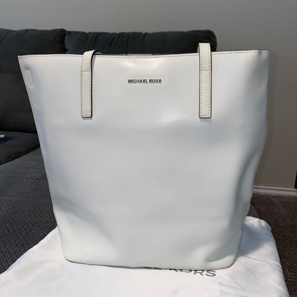 Michael Kors Emry Jet Set Traveler Leather Tote Bag